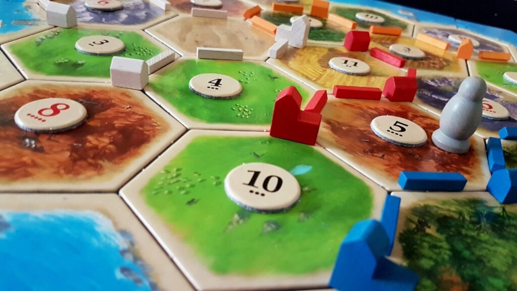 Detalle de las piezas de Catan el juego de mesa